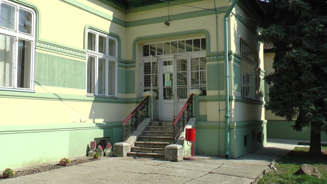 Biblioteka becej