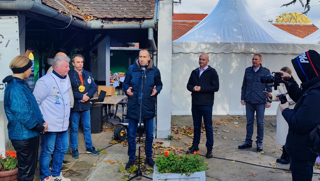 Nenad Ivanisevic na gastronomskoj manifestaciji u Beceju 05