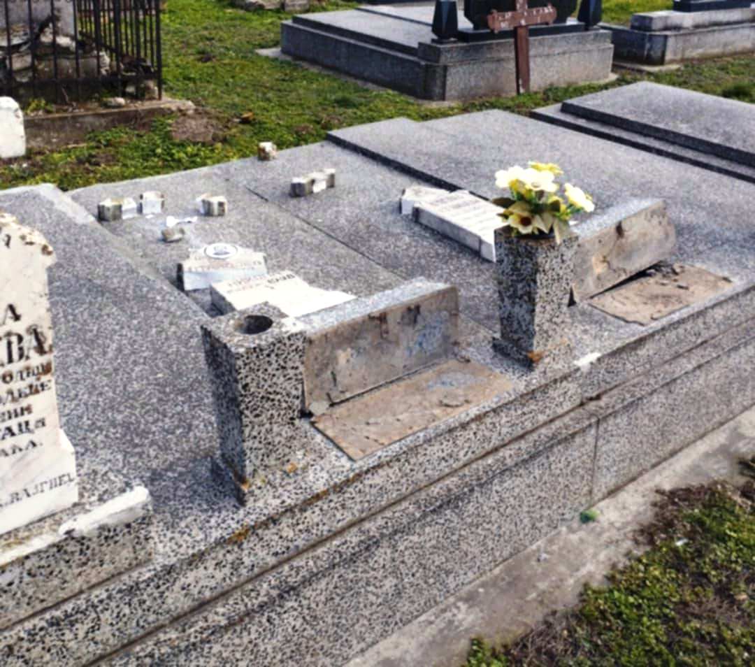 Groblja Sruseni Spomenici1