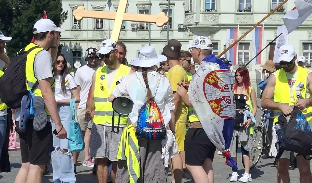 Studenti iz Zrenjanina peške ka Novom Bečeju: podrška protestu kroz banatska sela